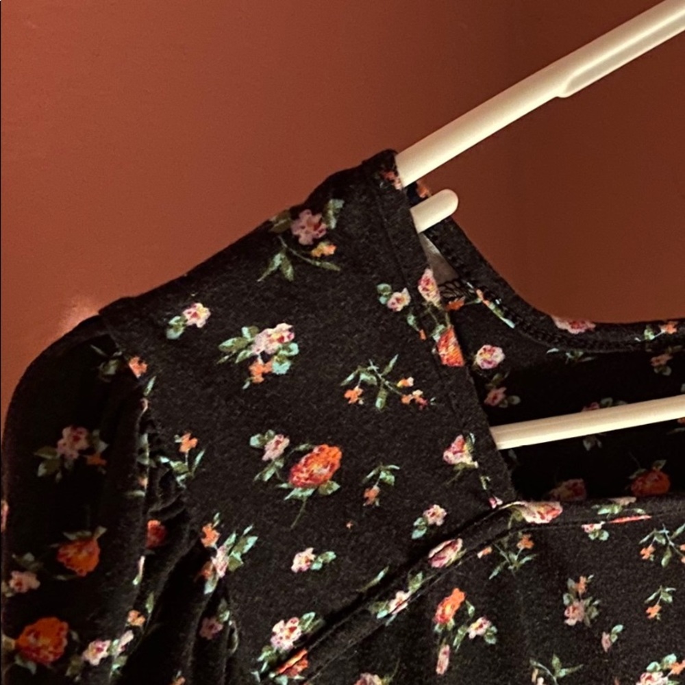 Blouse Top - Picture 3 of 3